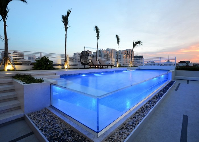 Types of Glass Pool