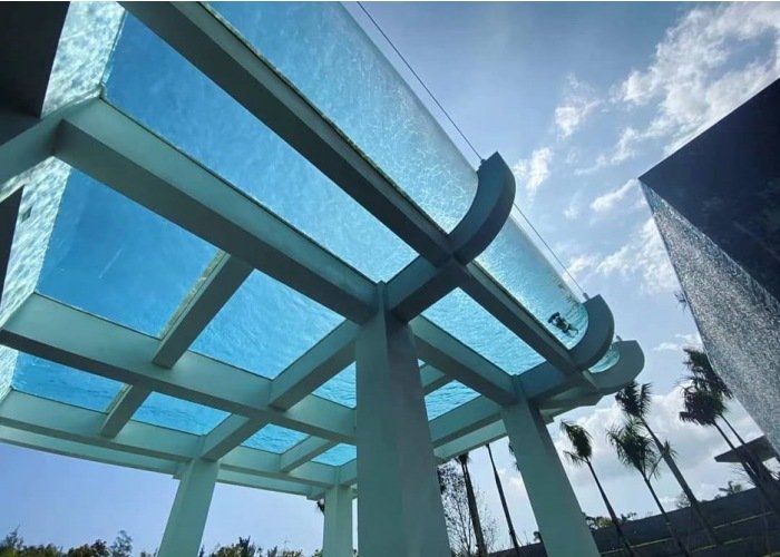 Glass Pool Material