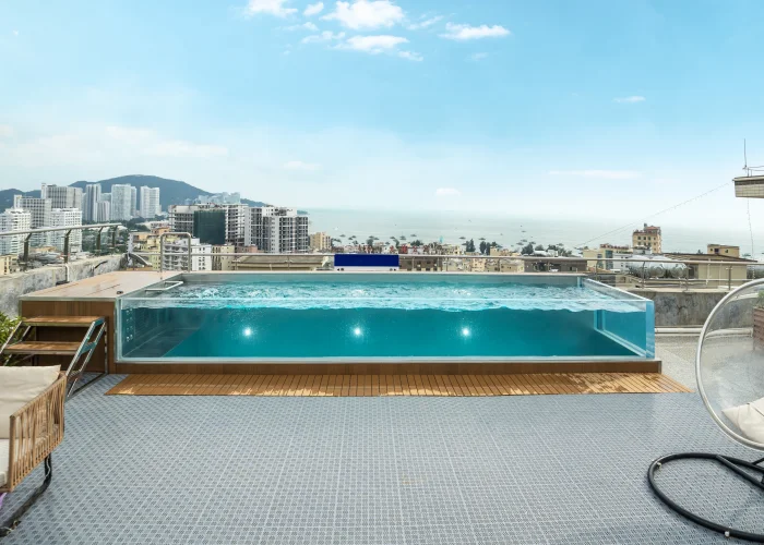 Glass-Walled Swimming Pools: Luxury, Benefits & Tips