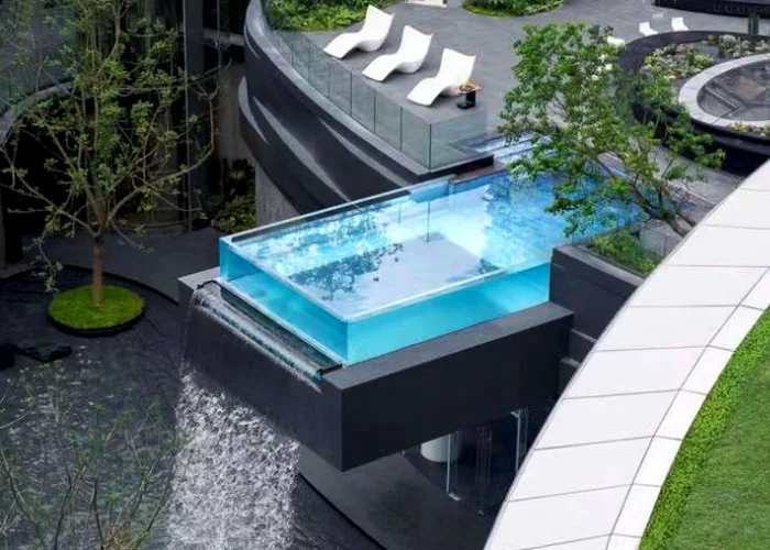  Luxury Glass Pool